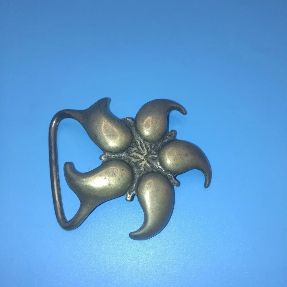 Vintage 70s Duncan Solid Brass  Pinwheel Flower Belt Buckle USA  Artisan 3.5